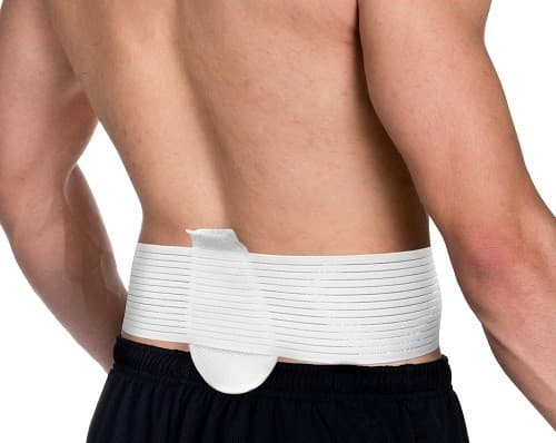 Chườm nóng hoặc chườm lạnh giúp giảm đau lưng tạm thời.