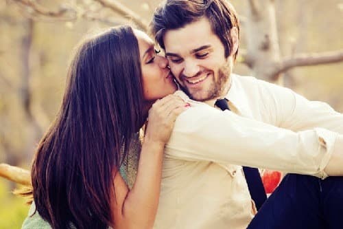 Nhu cầu yêu bỗng dưng tăng cao trong những ngày rụng trứng.