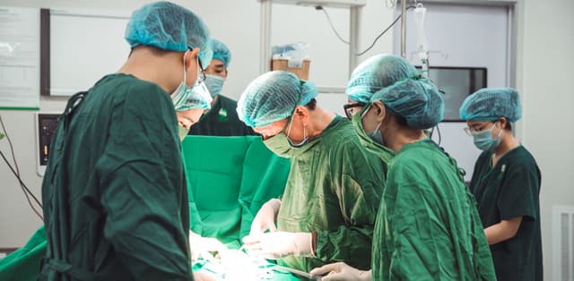 Mổ thai ngoài tử cung cần kiêng những gì?