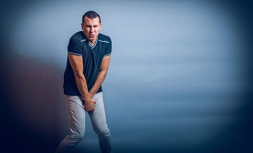 Thường buồn tiểu, đặc biệt vào ban đêm là một trong những triệu chứng viêm tuyến tiền liệt mạn tính do vi khuẩn