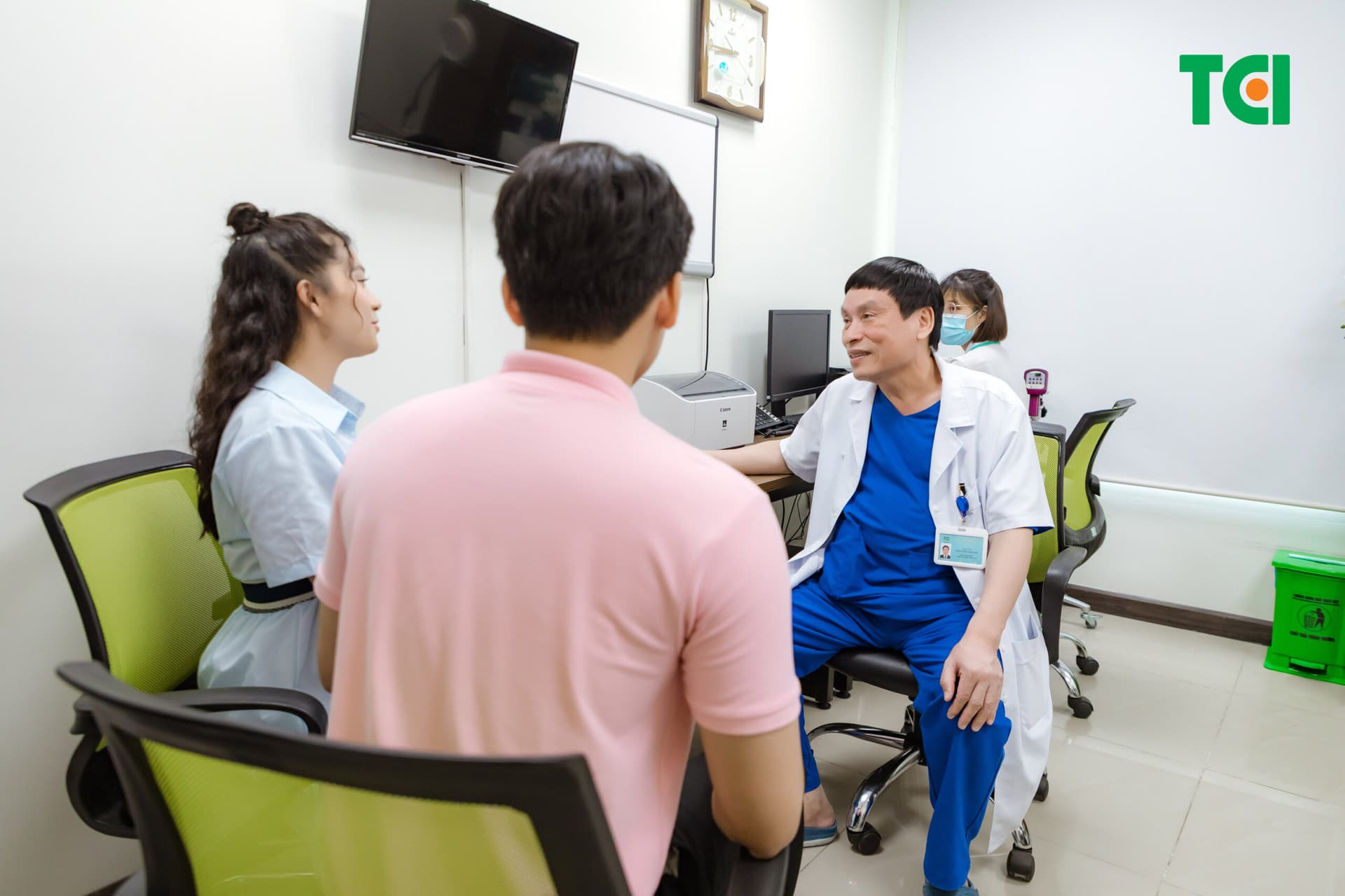 Đừng quên hỏi ý kiến bác sĩ khi quyết định dùng thuốc giảm đau