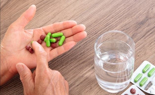 điều trị đau thần kinh tọa bằng nội khoa (sử dụng thuốc)