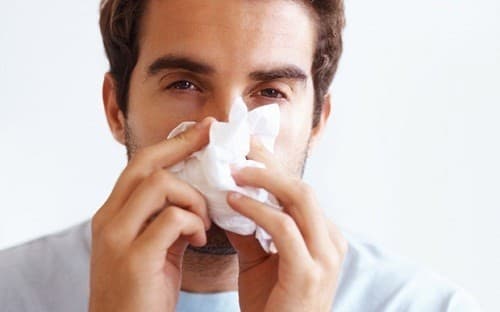 ng thư vòm họng ở giai đoạn đầu có những triệu chứng nghẹt mũi, viêm họng