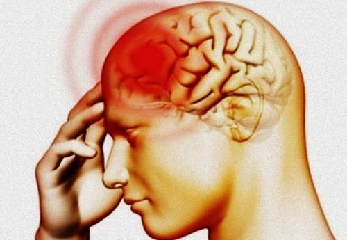  Nếu không phát hiện và điều trị sớm ung thư vòm họng, bệnh sẽ tiến triển nặng hơn, gây biến chứng nguy hiểm ảnh hưởng tới não, vùng mũi họng hoặc xâm lấn sang phổi, gan…