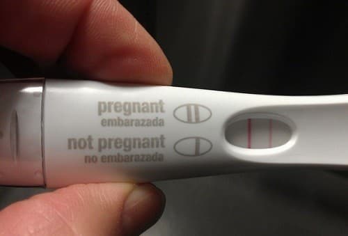 Que thử thai là dụng cụ được rất nhiều chị em sử dụng để xác định việc có thai