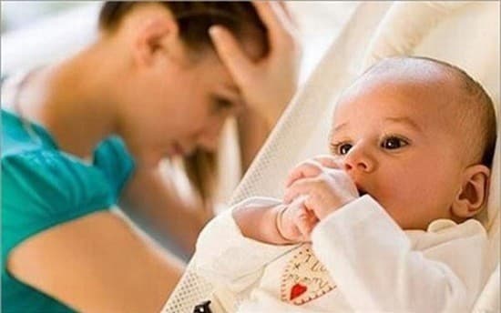 Nếu như sản dịch có mùi hôi, tình trạng sản dịch kéo dài, chị em nên đi khám tại cơ sở y tế. 