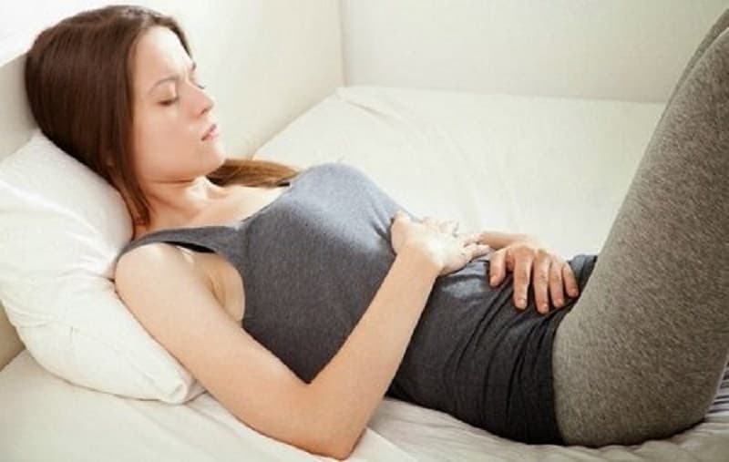 Người bệnh sẽ thấy xuất hiện các triệu chứng như đau bụng, tiêu chảy nhiều lần.