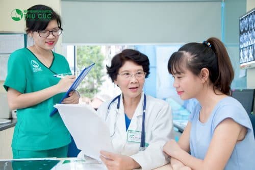 Khi có dấu hiệu bị viêm hành tá tràng cần đi khám chuyên khoa tiêu hóa càng sớm càng tốt.