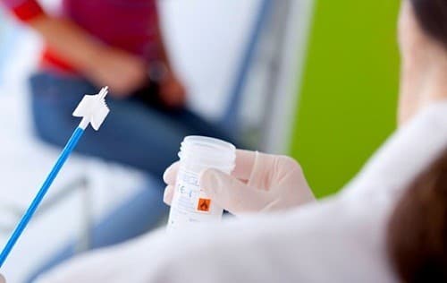 Xét nghiệm Pap là một thủ thuật đơn giản được thực hiện nhanh chóng từ 10-15 phút, không gây đau đớn, khó chịu