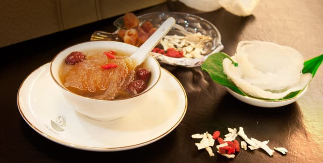 Giải đáp thắc mắc: Có thai uống nước yến được không?