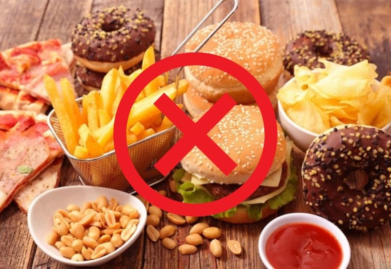 Người bị bệnh dạ dày nên kiêng ăn đồ ăn nhanh