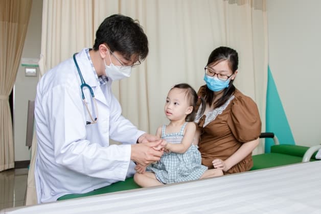 bong gân ở trẻ em