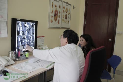 Người bệnh được khám và điều trị bệnh đau nửa đầu với các bác sĩ giỏi, có nhiều năm kinh nghiệm tại bệnh viện Thu Cúc.