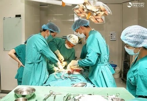 Phẫu thuật u tế bào khổng lồ tại Bệnh viện Thu Cúc