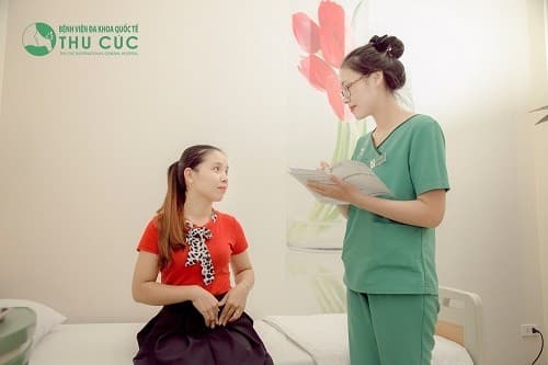 Khi có các triệu chứng polyp tử cung, chị em cần nhanh chóng tới bệnh viện để tiến hành thăm khám