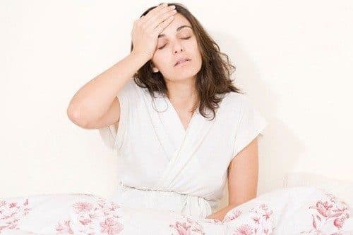 Đi tiểu buốt khi hành kinh do đâu