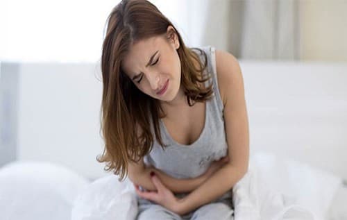 Nếu kinh nguyệt không đều ở tuổi 17 xuất hiện kèm theo những hiện tượng bất thường thì đây có thể là dấu hiệu nhiều bệnh lý phụ khoa cần lưu tâm