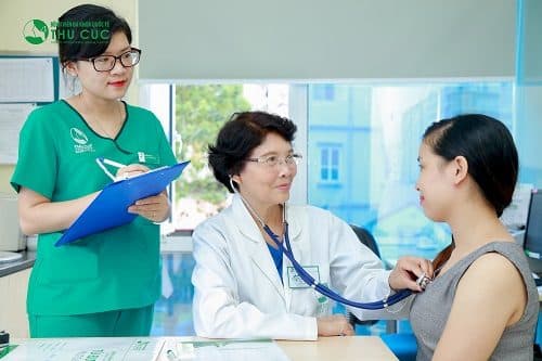 Người bệnh cần thăm khám và làm sạch ruột và hậu môn trước khi tiến hành nội soi đại tràng