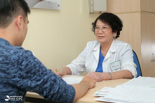 Ngay khi có dấu hiệu viêm niệu đạo, người bệnh cần nhanh chóng tới bệnh viện để tiến hành thăm khám