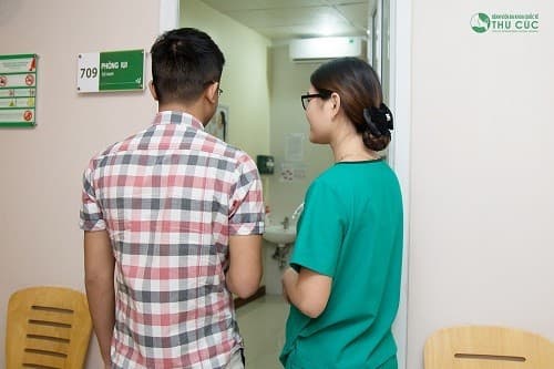 Tốt nhất nên thăm khám khi có biểu hiện bất thường để có chỉ định điều trị và tư vấn chăm sóc kiêng cữ thích hợp