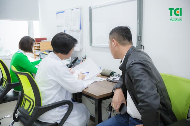 Thăm khám để được chẩn đoán điều trị bệnh hiệu quả