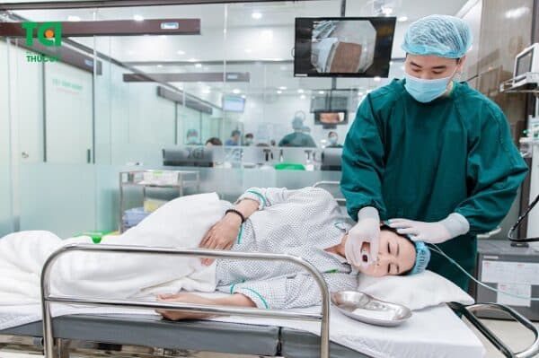 chăm sóc bệnh nhân xuất huyết dạ dày bằng cách nào