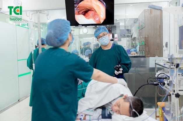 Thực hiện nội soi đại tràng có khó chịu không?