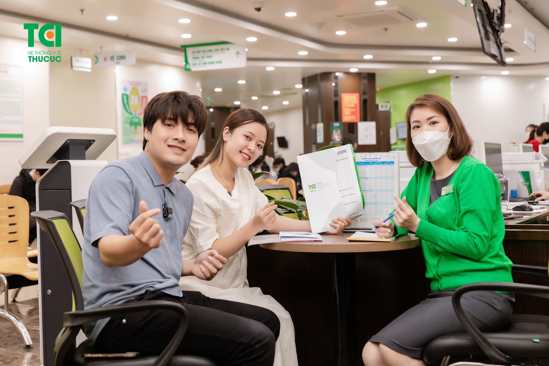 Phụ nữ khi mang thai nên đăng kí thai sản trọn gói để được bác sĩ theo dõi sát sao sức khỏe ngay từ những ngày đầu thai kì