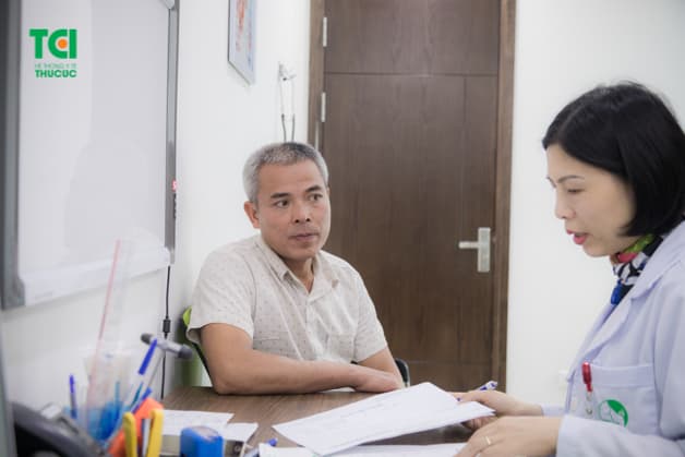 Khi đi tiểu ra máu, người bệnh cần nhanh chóng tới bệnh viện để tiến hành thăm khám, kiểm tra