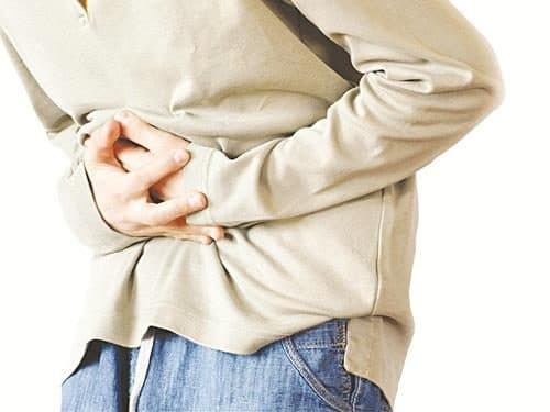 Người bệnh có thể bị đau bụng hoặc buồn nôn khi mắc bệnh Crohn