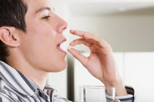 Người bệnh có thể sử dụng thuốc điều trị bệnh theo đúng chỉ định của bác sĩ