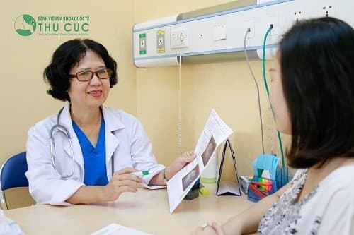 Ngoài việc nắm rõ có bầu nên kiêng ăn gì, chị em còn cần tiến hành thăm khám thai định kì, thực hiện xét nghiệm, siêu âm theo đúng chỉ định của bác sĩ