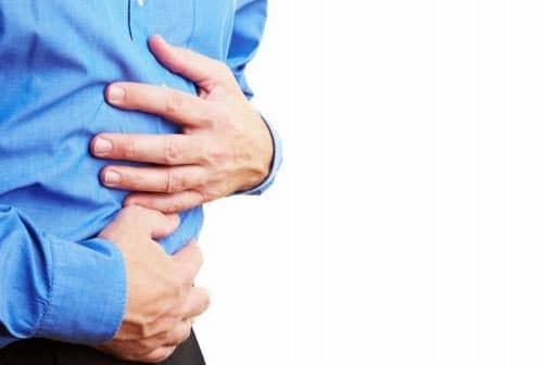 Người bệnh thủng dạ dày tá tràng sẽ thấy xuất hiện những cơn đau bụng dữ dội, mạch nhanh