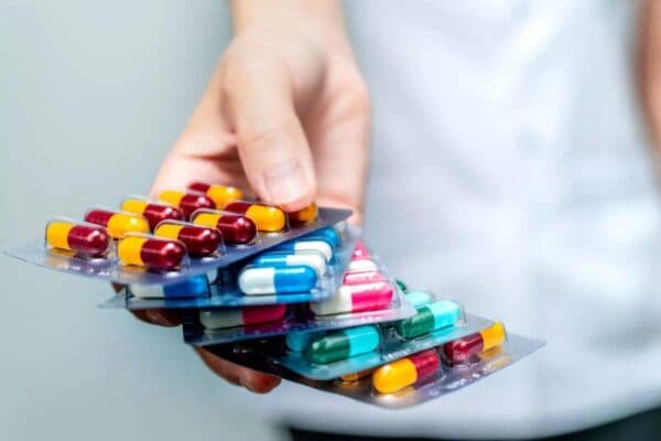 Sử dụng thuốc để điều trị viêm nhiễm ở tai giữa theo bác sĩ chỉ định