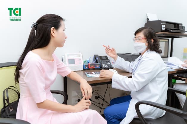 Khám xét nghiệm HPV định kì giúp phòng và phát hiện bệnh ung thư cổ tử cung sớm.