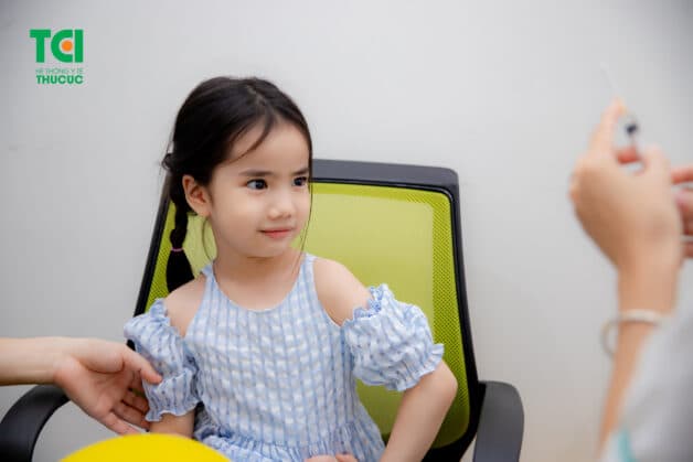 Phòng tránh viêm gan A cho trẻ bằng cách chủng ngừa vắc xin