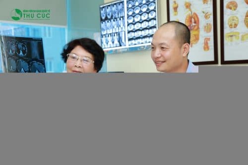 Người bệnh cần đi khám để bác sĩ chẩn đoán chính xác tình trạng sức khỏe