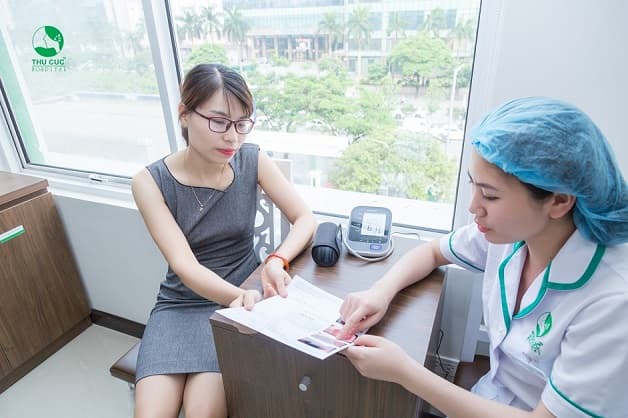 Nếu có gặp vấn đề về niêm mạc tử cung, chị em cần nhanh chóng tới bệnh viện thăm khám