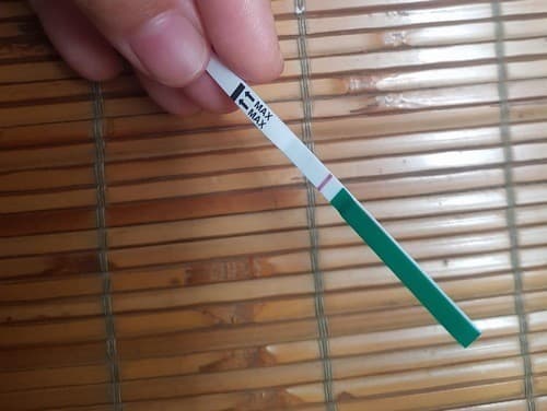 Que thử thai 1 vạch có thai hay không có thai?