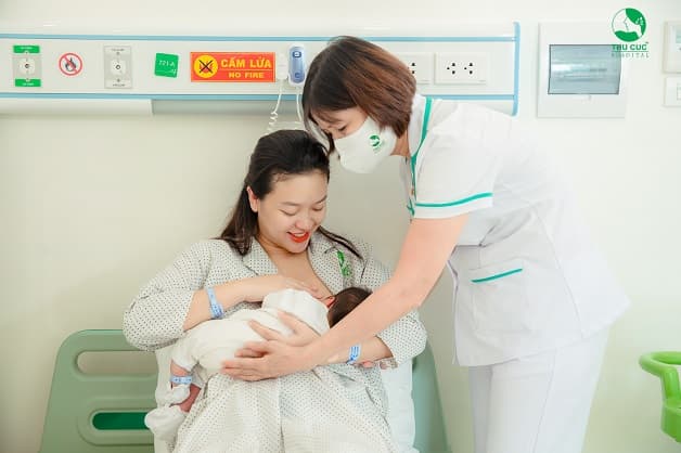 Sinh mổ bao lâu thì có sữa?