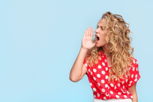 Nguyên nhân gây bệnh viêm thanh quản cấp ở người lớn. 