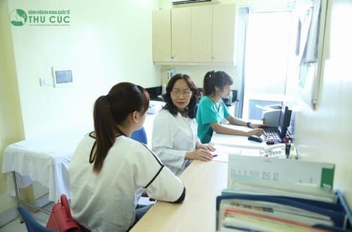 Khi có dấu hiệu bệnh giời leo người bệnh cần đến bệnh viện để được bác sĩ chuyên khoa thăm khám, chỉ định thuốc chữa trị hiệu quả