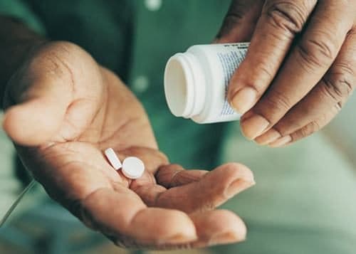 Cần sử dụng đúng thuốc và đủ liều lượng theo chỉ định của bác sĩ nhằm cải thiện tình trạng sức khỏe