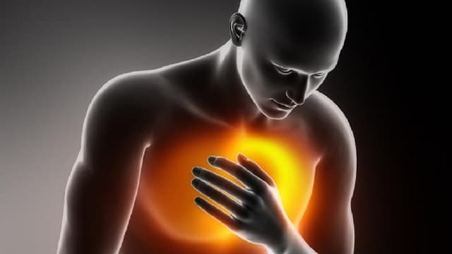 Nếu đau tức ngực phải kèm các triệu chứng sau, cần nghĩ đến ung thư phổi