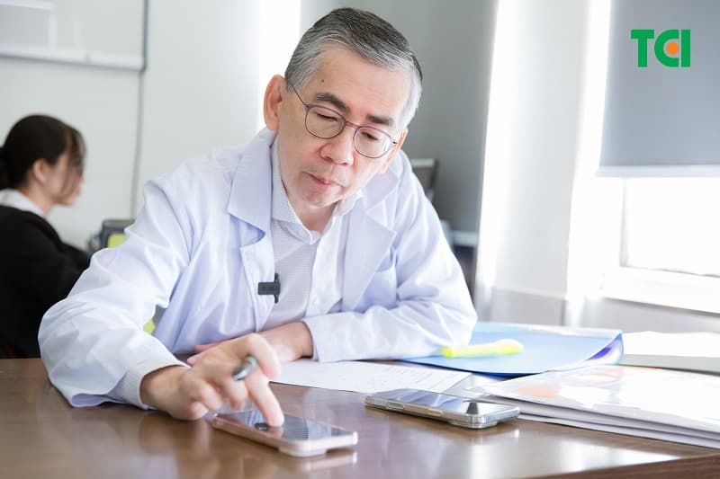 TS. BS Lim Hong Liang chịu trách nhiệm chính trong lên phác đồ điều trị cho bệnh nhân ung thư phổi