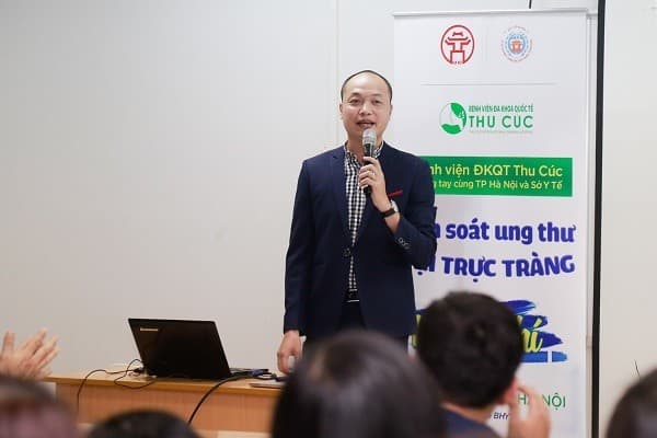 Ông Nguyễn Thế Anh - Đại diện Bệnh viện Thu Cúc phát biểu tại chương trình