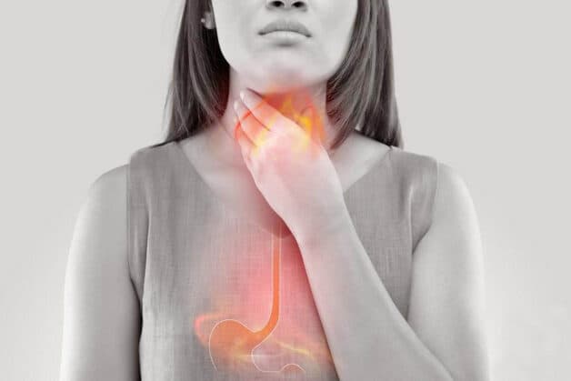 Ợ nóng, khó nuốt là triệu chứng phổ biến của Barrett thực quản