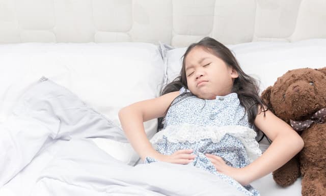 Trẻ bị đau bụng: Cẩn thận bệnh lồng ruột