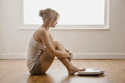 Khi bị ung thư thực quản người bệnh còn gặp phải triệu chứng sụt cân không rõ lý do