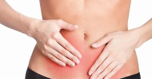 Người bệnh bị viêm đại tràng sẽ có triệu chứng thay đổi thói quen đại tiện, đi ngoài ra máu, đau bụng...